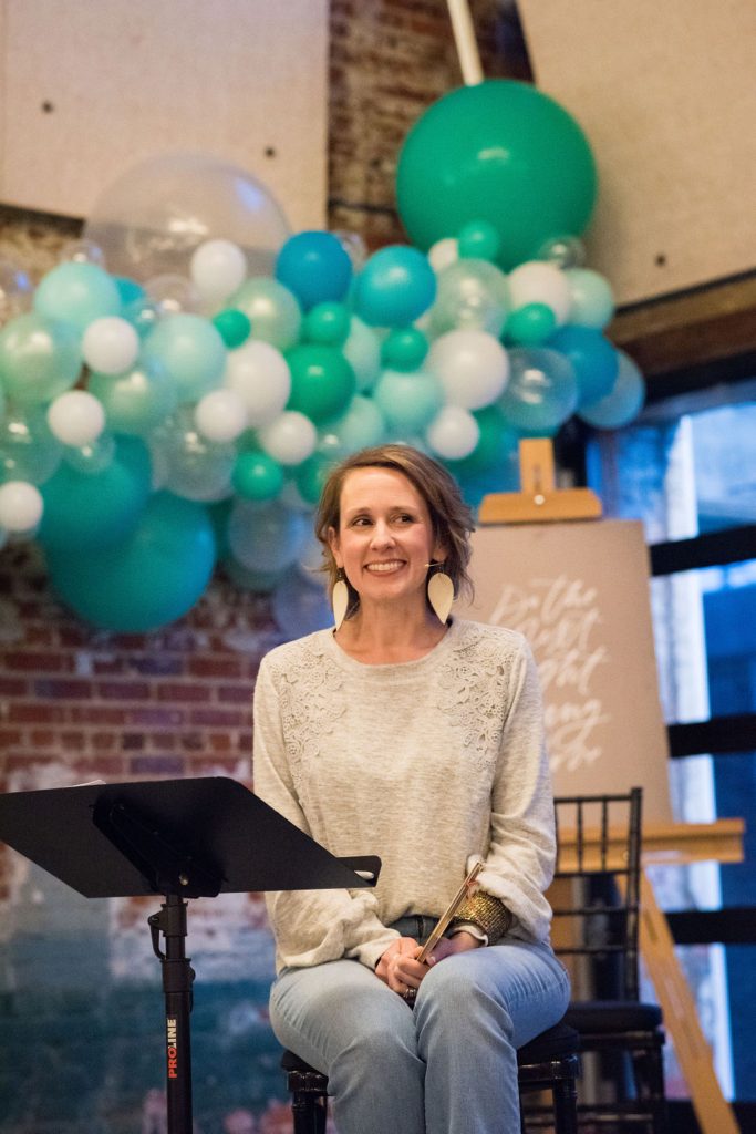 Episode 1. Tips From An Event Planner - How to make a balloon